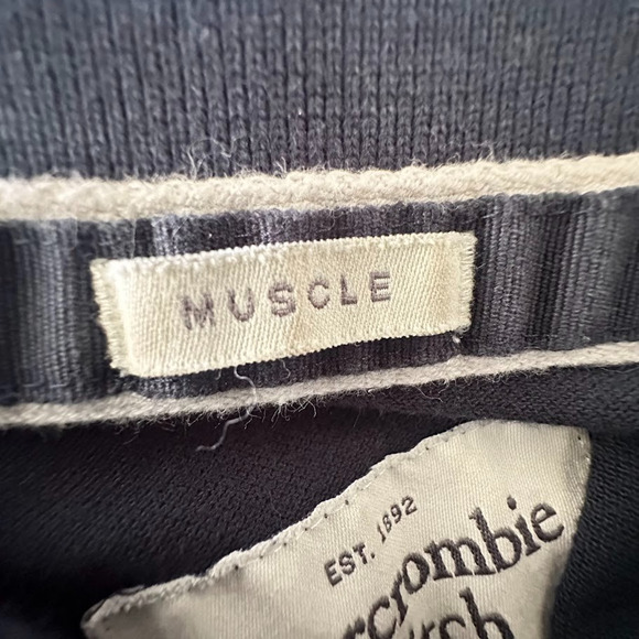 Y2K Abercrombie Fitch Polo Shirt Mens Size M Muscle Embroidered Logo Navy Blue - Picture 4 of 6